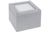 99488 Cветильник LED в корпусе универс., 1W, IP 65 алюм. An all-rounder among exterior luminaires: Easy to put in place as a fully assembled surface-mounted luminaire and directly connectible to the mains supply (no additional mains adapter necessary). Suitable for use as a visual marker of pathways or external walls. Alternatively, it can be inserted directly into the ground or the wall for the illumination of driveways or entrance areas. Featuring and stainless die-cast aluminium and frosted safety glass finish. 994.88 Paulmann
